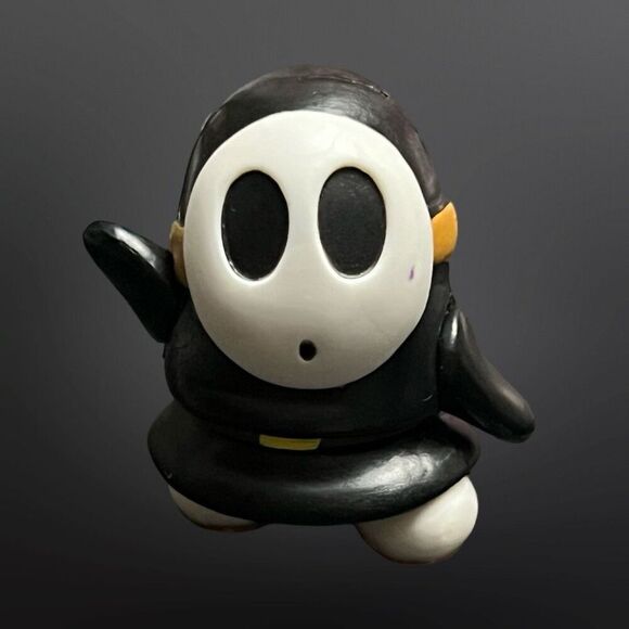 2021 JAKKS Pacific World of Nintendo Figure BLACK SHY GUY 2.5” - Picture 1 of 4